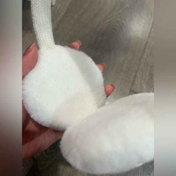 Brand NEW white winter earmuffs with knitted design - Picture 3 of 4